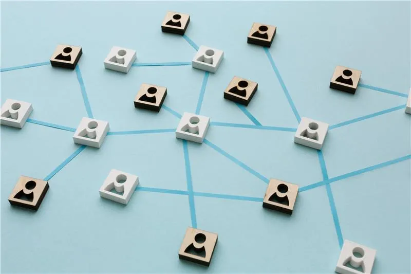 How to blend human resources and knowledge management in IT consulting post